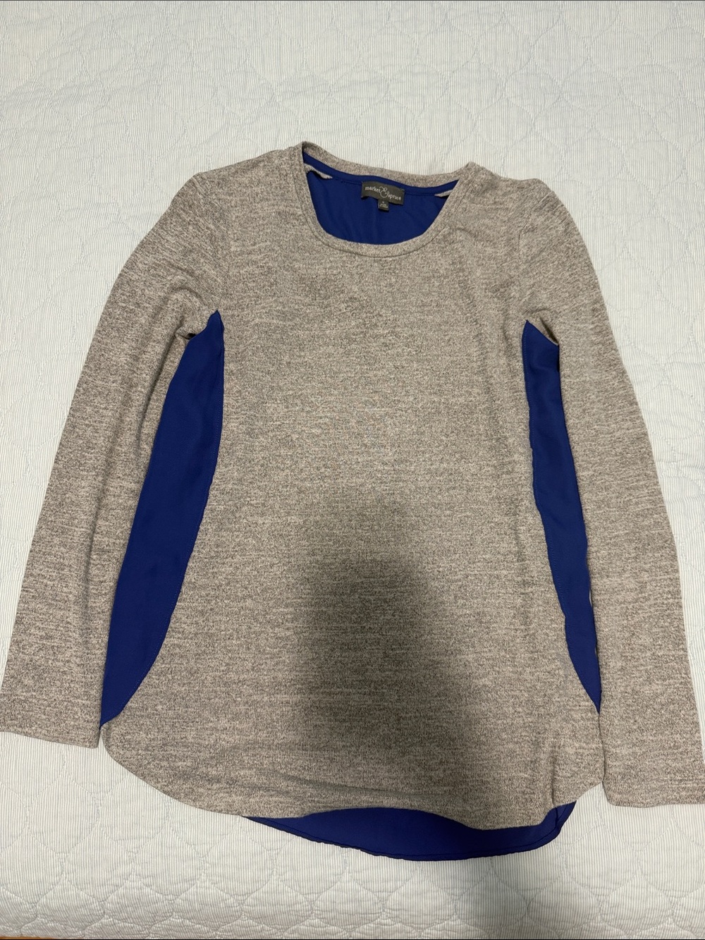 Market & Spruce Heathered Gray Long Sleeve Top with Royal Blue Insets